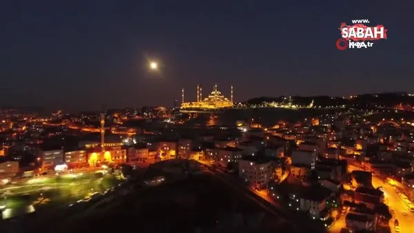 İstanbul’da ‘Süper Solucan Ay’ manzarası | Video