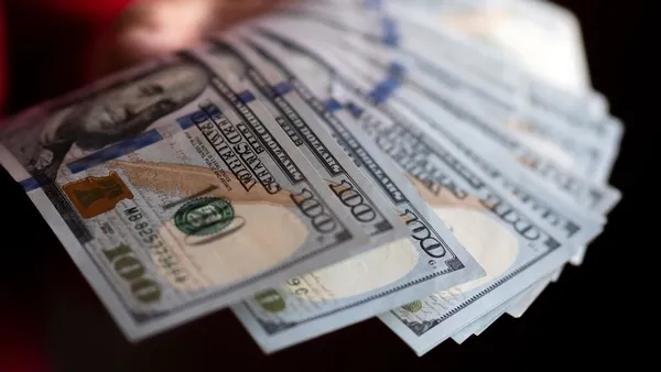 dolar-18-ayin-zirvesinden-geriledi-1792046853453.jpg