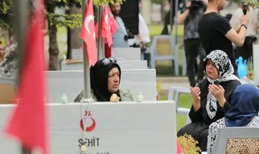 Kayseri’de şehit anneleri Anneler Günü'nde evlatlarıyla şehitlikte buluştu #kayseri