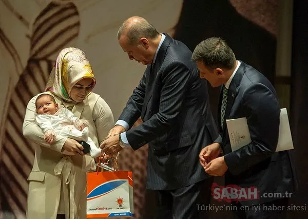 AK Parti toplantısnıda renkli anlar