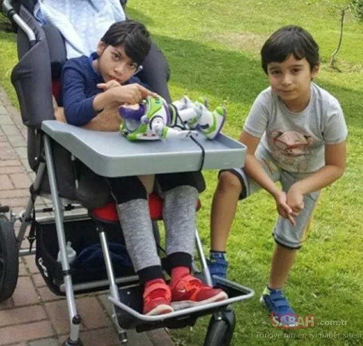 Serebral palsi hastası bir oğlu olan şarkıcı Çılgın Sedat yaşadığı zorlukları anlattı!