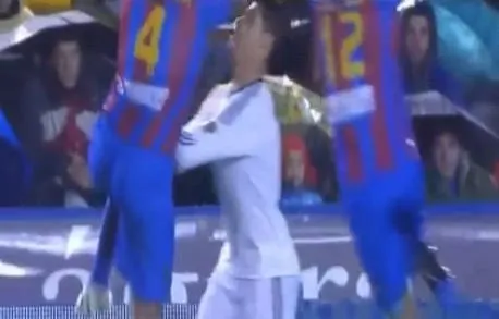 Ronaldo kanlar içinde kaldı