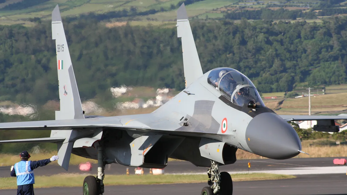 Hindistan’a ait savaş uçağı radardan kayboldu! Hindistan’a ait savaş uçağı radardan kayboldu!