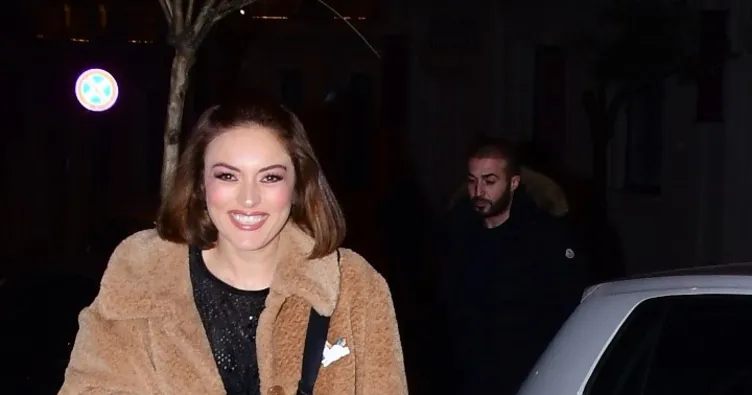 Mola, sevgilisiyle ilk kez gecelerde