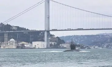 Rus denizaltısı İstanbul Boğazı’ndan geçti