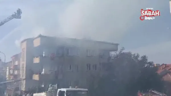 3 katlı binanın çatısı alevlere teslim oldu | Video