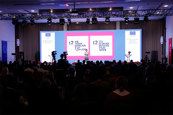12-ab-insan-haklari-film-gunleri-ve-kisa-film-yarismasi-1670845451298.jpg