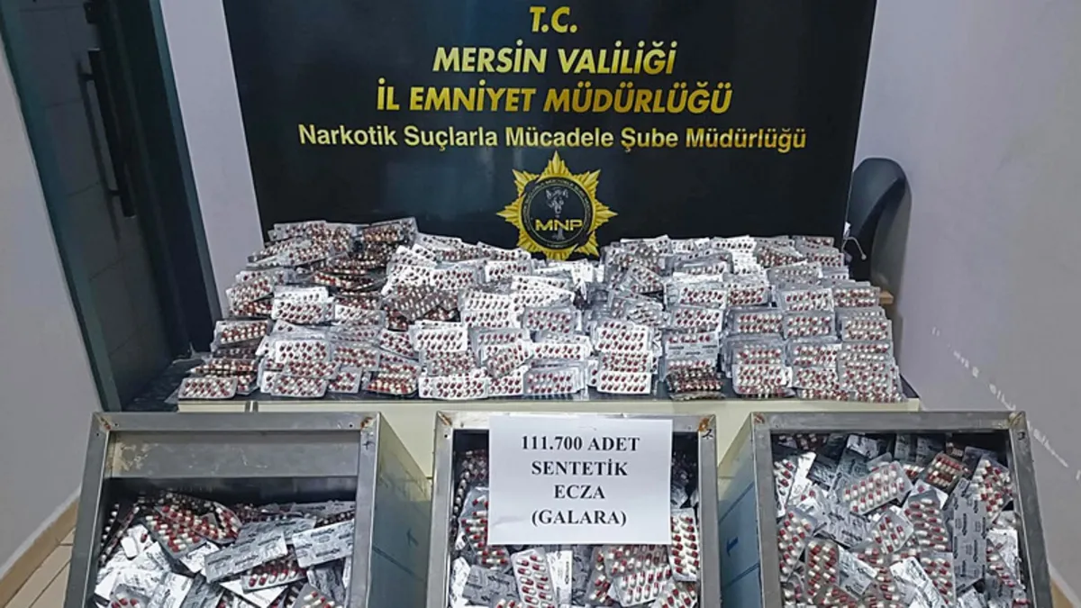 Mersin’de uyuşturucu operasyonu: 111 bin 700 sentetik ecza hapı ele geçirildi Mersin’de uyuşturucu operasyonu: 111 bin 700 sentetik ecza hapı ele geçirildi