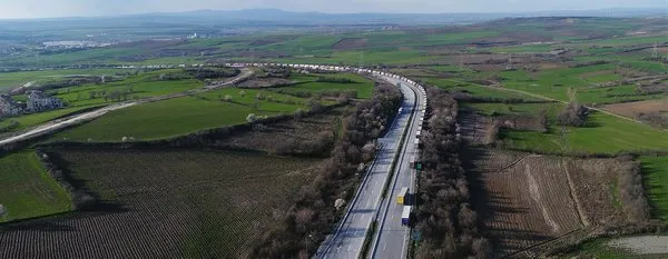 Bulgarların güncellemesi kilometrelerce tır kuyruğuna neden oldu! İşte binlerce insanı mağdur eden o görüntüler