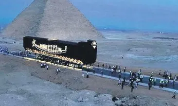 Keops’un 4 bin 600 yıllık gemisi müzeye taşındı