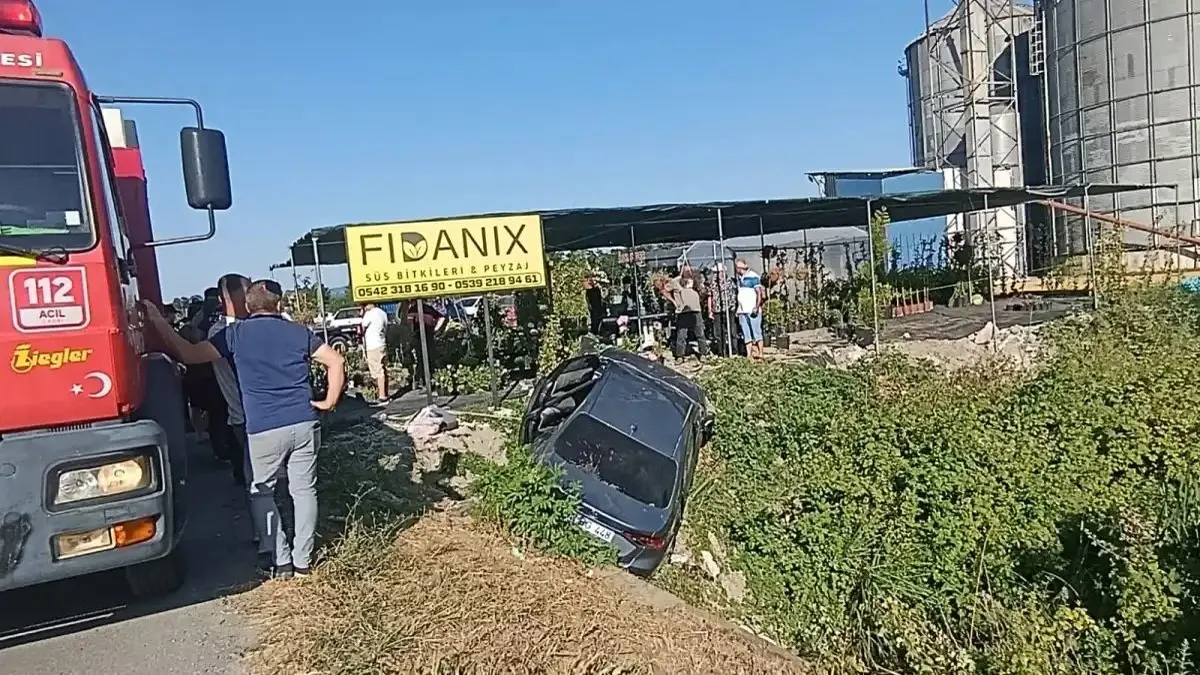 Tatil yolculuğu faciayla bitti: Anne ve kızı hayatını kaybetti, baba yoğun bakımda Tatil yolculuğu faciayla bitti: Anne ve kızı hayatını kaybetti, baba yoğun bakımda