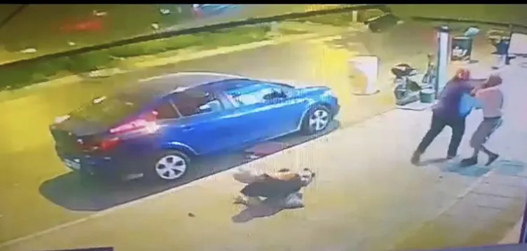 İzmir’de Sibel vahşeti: Karı kocaya vahşice saldırdı! İşte cinayet anı: Göğsünden…