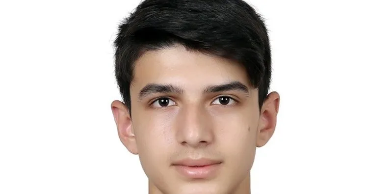 Lise öğrencisi Ahmet Ali, kalbine yenik düştü