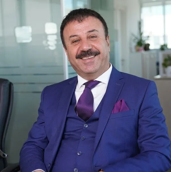 is-adamina-5-milyon-dolarlik-rehine-tuzagi-kacirilma-planinin-arkasindan-arkadasi-cikti-meger-kendini-de-kacir-1792129444813.jpeg