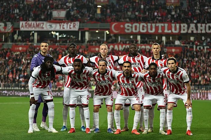 canli-super-ligde-samsunspor-galatasaray-maci-kazanirsa-sampiyon-1777743002125.jpeg
