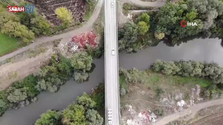 Yeşilırmak Nehri'nin kıyısına çuvallar dolusu soğan ve patlıcan döküldü | Video