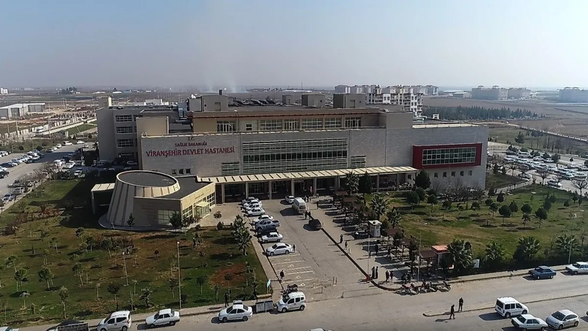 Viranşehir’de pansiyonda kalan 30 öğrenci gıda zehirlenmesi şüphesiyle hastaneye kaldırıldı