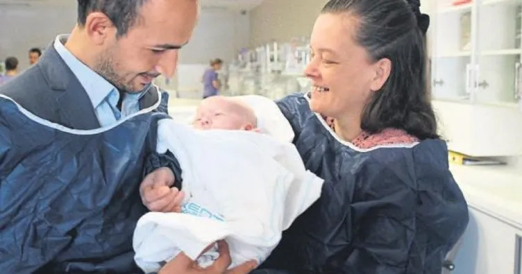 Tire’de 5 günlük Yasin bebeğe stent takıldı