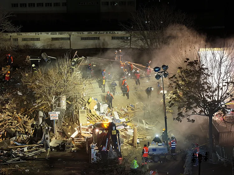 SON DAKİKA | Konya’daki çöken binayla ilgili flaş gelişme: Müteahhit gözaltına alındı