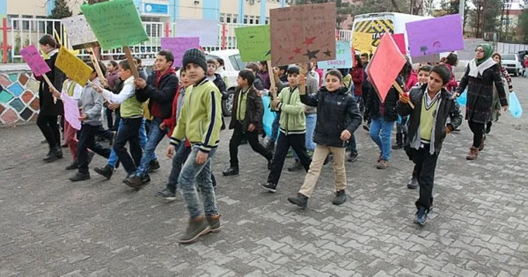 Midyatlı çocuklardan yetişkinlere temizlik dersi