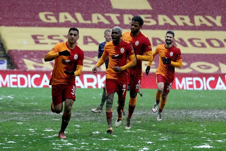 Son dakika: Galatasaray’da büyük hata gole neden oldu!
