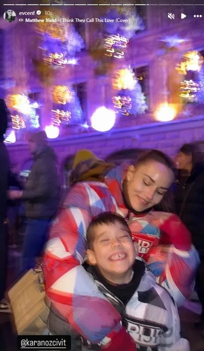 Gezmelere doyamadı! Burak Özçivit’in güzeller güzeli eşi Fahriye Evcen’den Fransa paylaşımları!