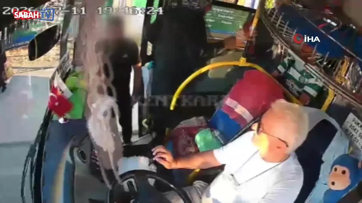Kocaeli’de kurallara uyan otobüs şoförü, tehdit ve hakaretlere maruz kaldı | Video videosunu izle Kocaeli’de kurallara uyan otobüs şoförü, tehdit ve hakaretlere maruz kaldı | Video videosunu izle