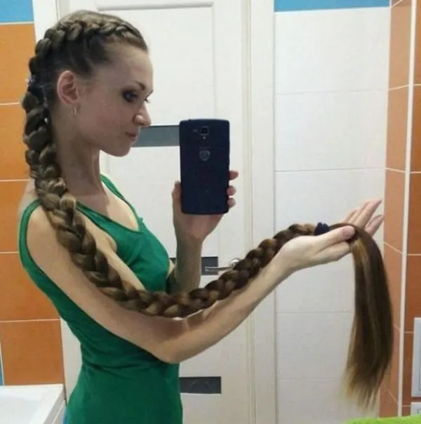 Dashik Gubonova 13 yıldır saçlarını kestirmiyor