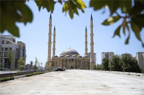 Kubbelerini ünlü hattatlar süsleyecek