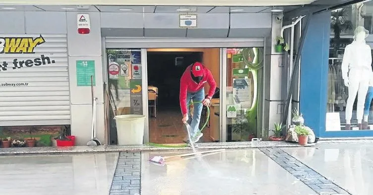 Kısıtlamadan muaf esnaf kepenk açtı