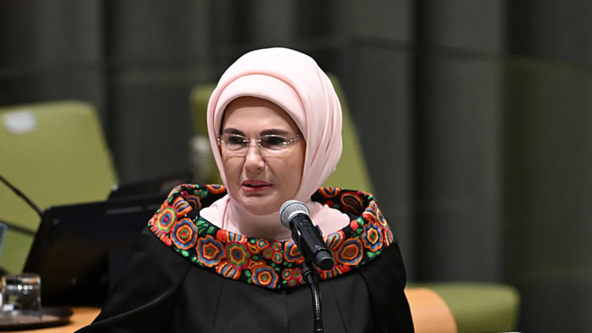 Emine Erdoğan: İnsanlık tarihinde hiçbir nesil ardında bu kadar çok kayıt bırakmamıştır