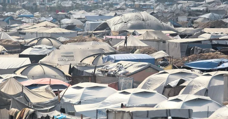 900 bin Filistinli Gazze’de direniyor.... Ölsek de terk etmeyeceğiz