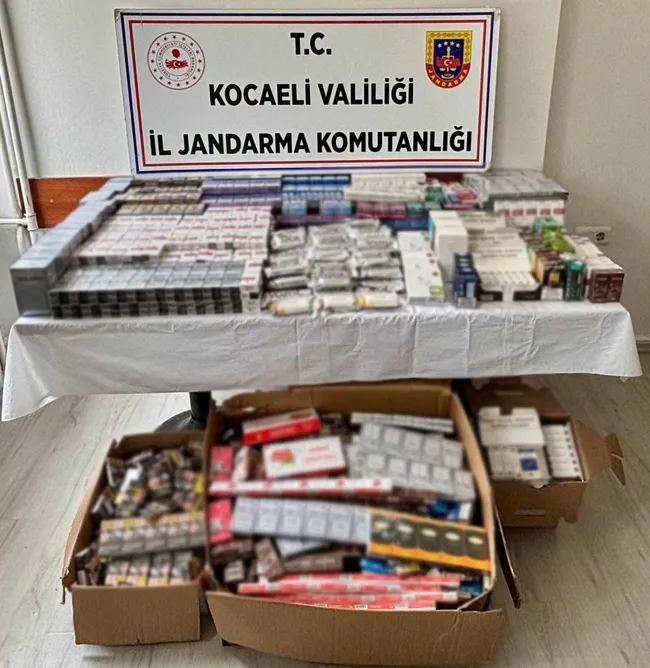 jandarmadan-kacakcilara-buyuk-darbe-sigara-alkol-ve-elektronik-esya-ele-gecirildi-1743075105220.jpg