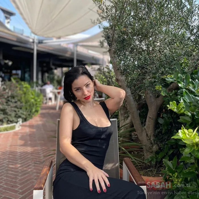 Güzel oyuncu Merve Boluğur’un keyfi kaçtı! Mekanı terk etti!