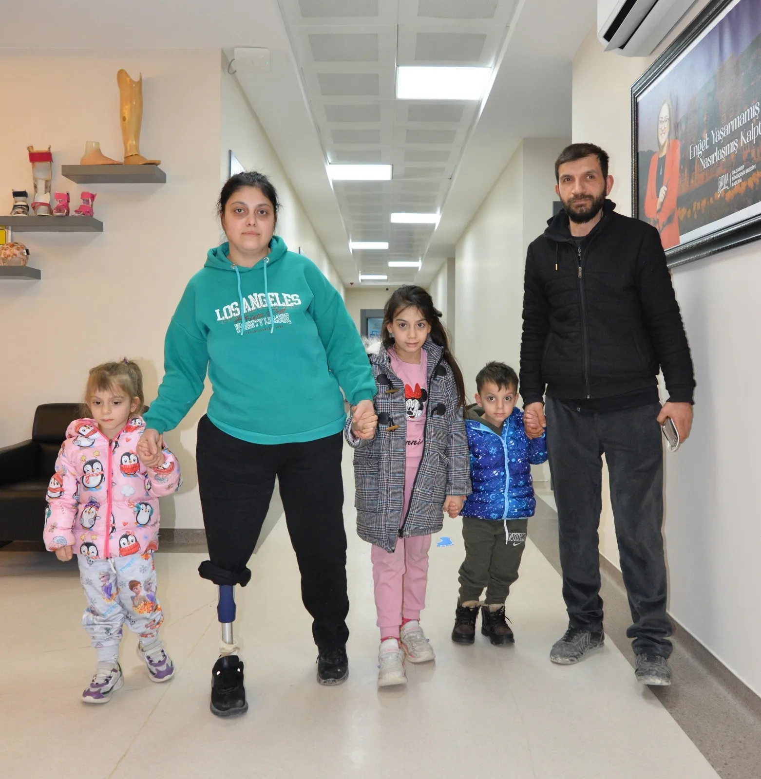 Hataylı depremzede Leman Yarıkkaya Gaziantep’te şifa buldu: “Kuş gibi hafifledim, artık çocuklarıma bakabileceğim” Hataylı depremzede Leman Yarıkkaya Gaziantep’te şifa buldu: “Kuş gibi hafifledim, artık çocuklarıma bakabileceğim”