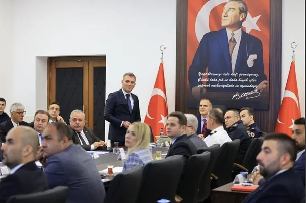 muglada-alarm-donemi-vali-akbiyik-gecmis-donemleri-analiz-edip-orman-yanginlarina-karsi-alinacak-onlemleri-bel-1778252319667.jpg