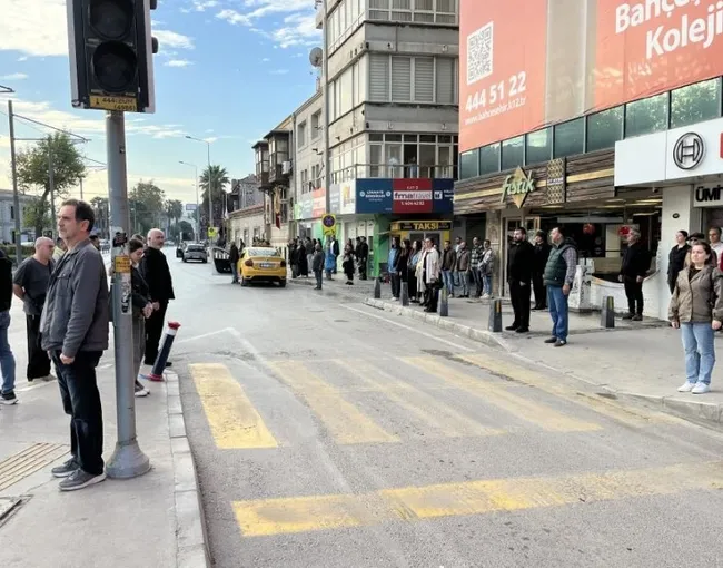 son-dakika-saat-0905-gece-hayat-durdu-iste-yurdun-dort-bir-yanindan-kareler-1762757294475.jpg (785×616)