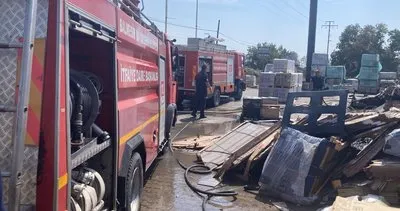 Ayvalık’ta ana yol kenarında otların tutuşmasıyla başlayan yangın seramik deposuna sıçradı #balikesir