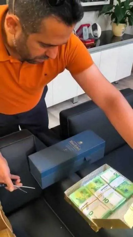 son-dakika-rusvet-baklava-kutusundan-cikmisti-chpli-niyazi-nefi-karadan-akilalmaz-savunma-1769692588571.jpeg SON DAKİKA… Rüşvet baklava kutusundan çıkmıştı! CHP’li Niyazi Nefi Kara'dan akılalmaz savunma…