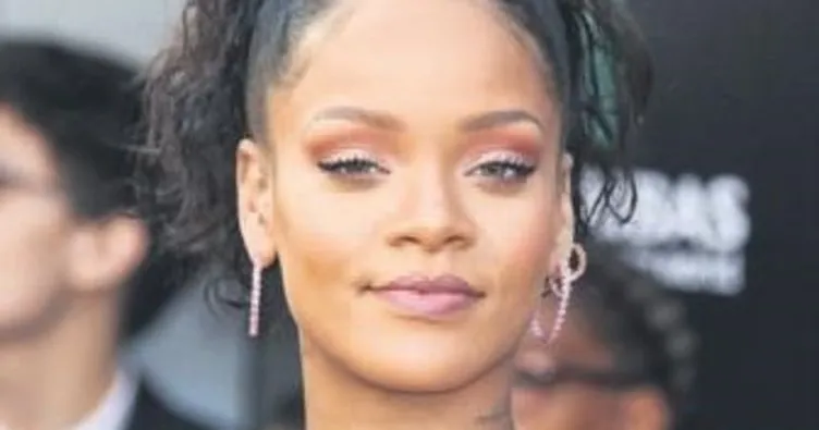 Makyajda Rihanna imzası
