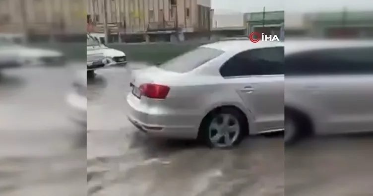 Bursa’da sağanak yağış hayatı olumsuz etkiledi