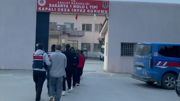 yatirim-danismanligi-tuzagiyla-milyonlarca-liralik-vurgun-26-supheli-gozaltina-alindi-1777892318096.jpg
