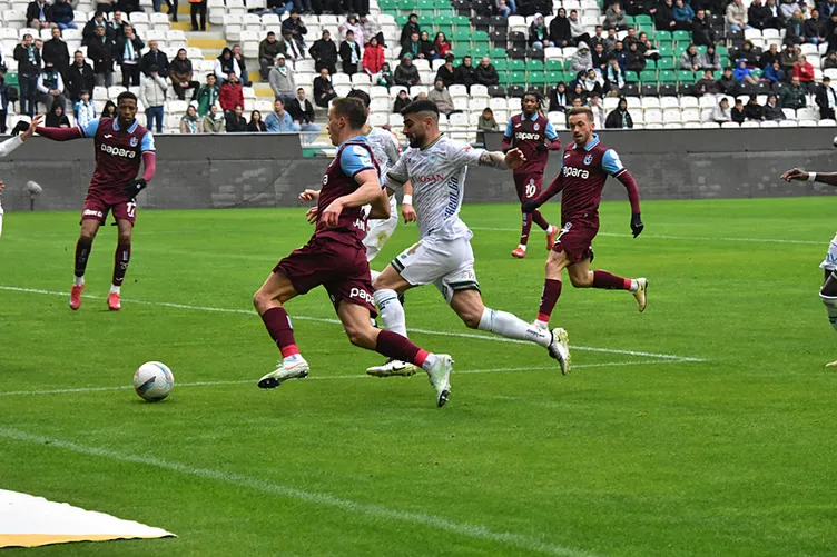 Son dakika haberi: Konya’da ortalık karıştı! Penaltı pozisyonu sonrası olay çıktı...
