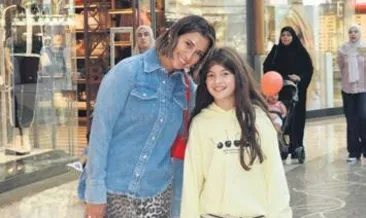 Anne-kız alışverişte