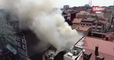 Kağıthane’de apartman çatısı alev alev yandı | Video