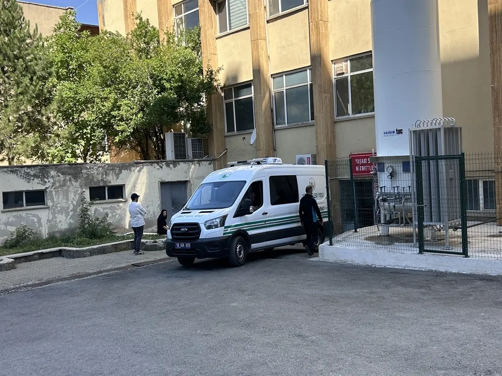 KKKA hastalığı şüphesiyle tedavi gören kadın Sivas’ta hayatını kaybetti KKKA hastalığı şüphesiyle tedavi gören kadın Sivas’ta hayatını kaybetti