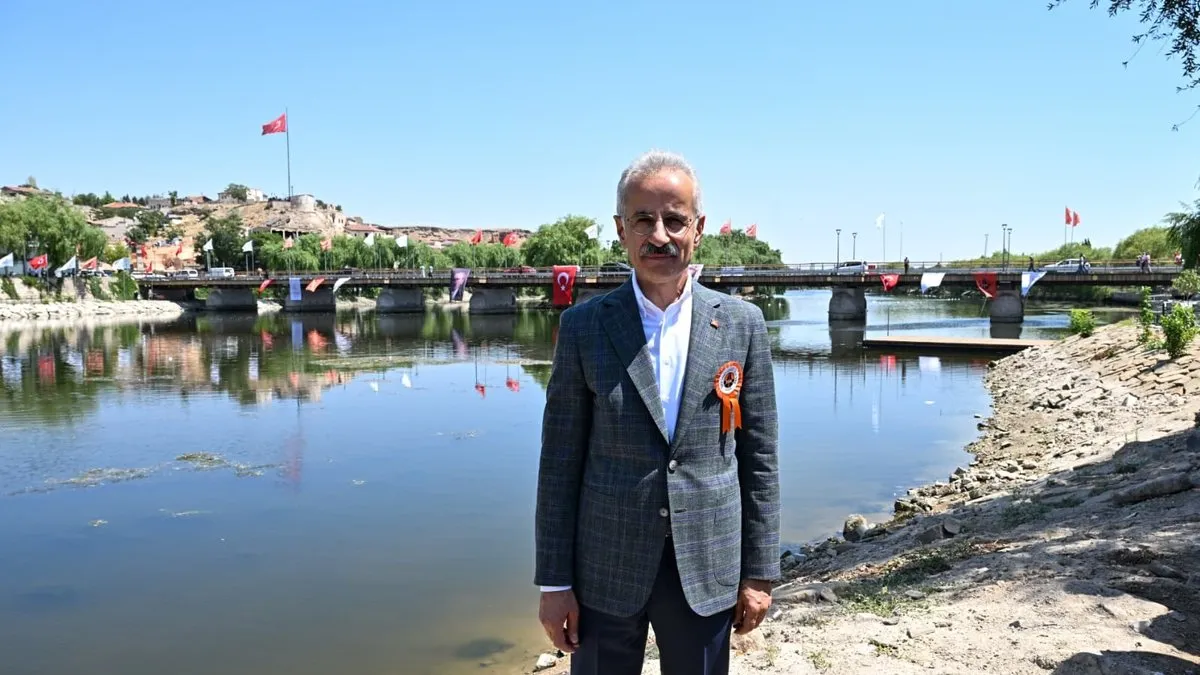 Tarihi Avanos Köprüsü restore edilerek hizmete açıldı