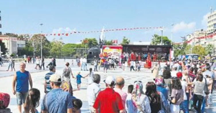 Bedava dondurma için kuyruk oluştu