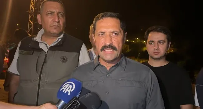 Mersin’deki yangına müdahaleler sürüyor: 90 hane boşaltıldı!