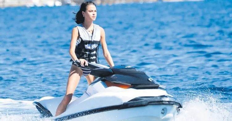 ‘Burçin Hatun’dan jet ski şov